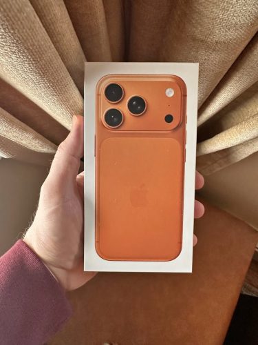 Apple iPhone 17 Pro Max photo review